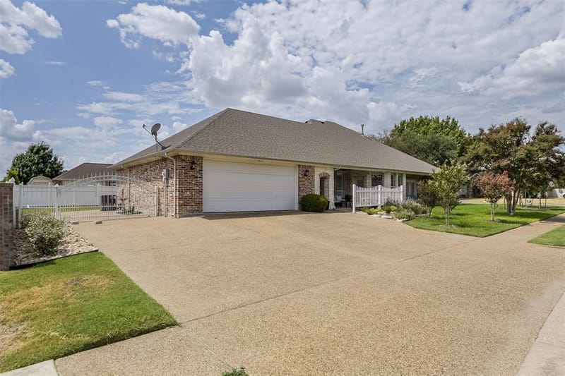 818 Amherst Drive, Waxahachie TX 75165 - Photo 24