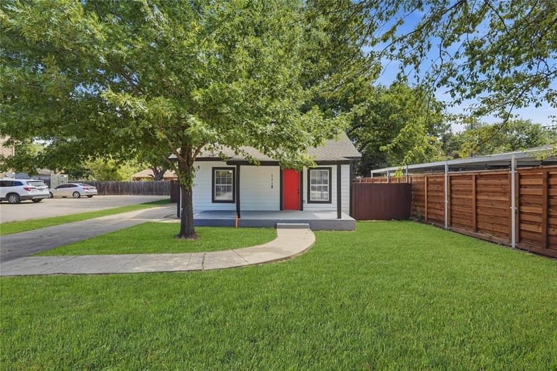 1118 Oxford Street, River Oaks TX 76114 - Photo 2