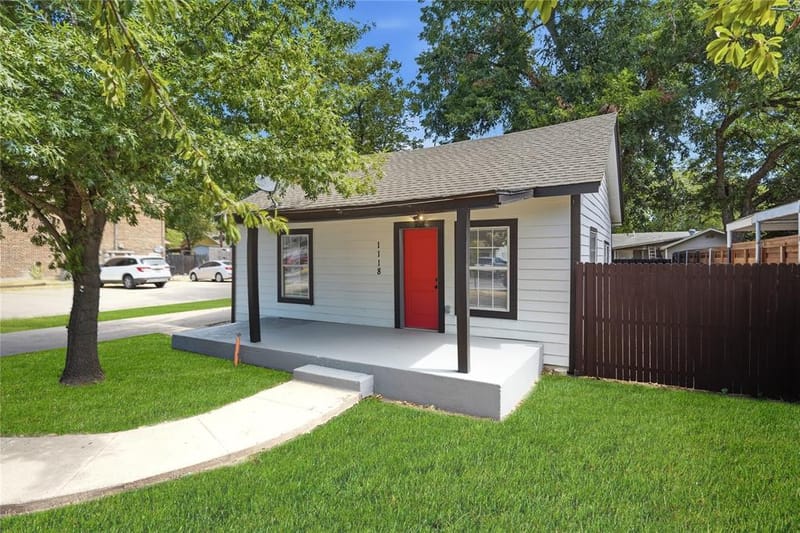 1118 Oxford Street, River Oaks TX 76114