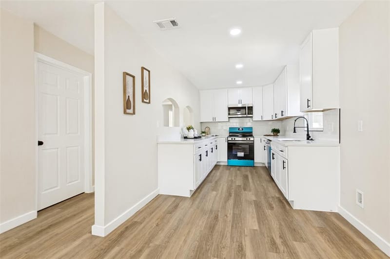 1605 Meadowbrook Drive, Garland TX 75042 - Photo 10
