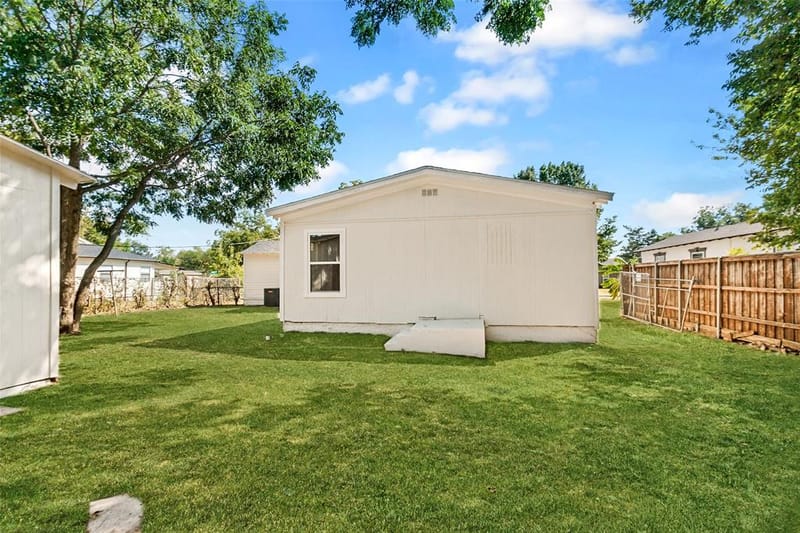 1605 Meadowbrook Drive, Garland TX 75042 - Photo 25