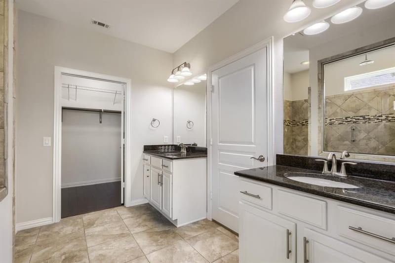 2501 Oyster Bay Drive, Frisco TX 75036 - Photo 10