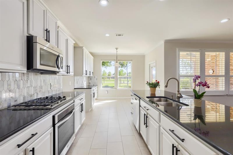 2501 Oyster Bay Drive, Frisco TX 75036 - Photo 4