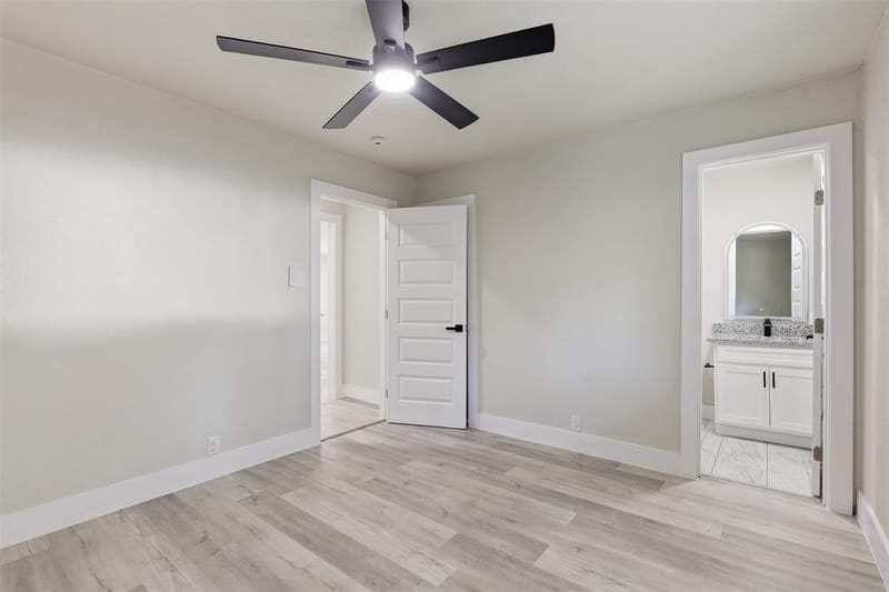 905 N Wood Street, Cleburne TX 76033 - Photo 17