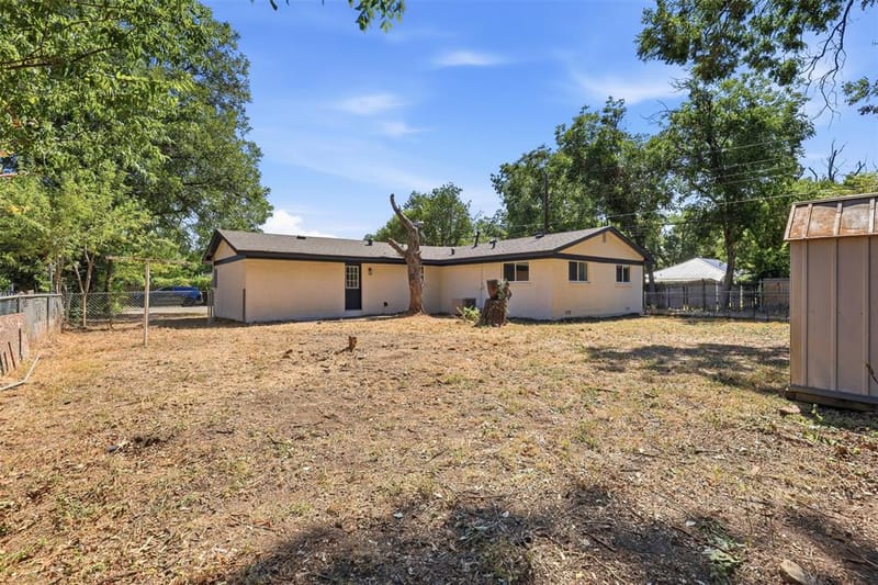 905 N Wood Street, Cleburne TX 76033 - Photo 22