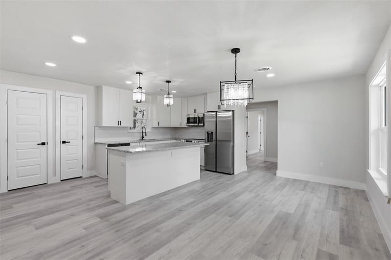 905 N Wood Street, Cleburne TX 76033 - Photo 7