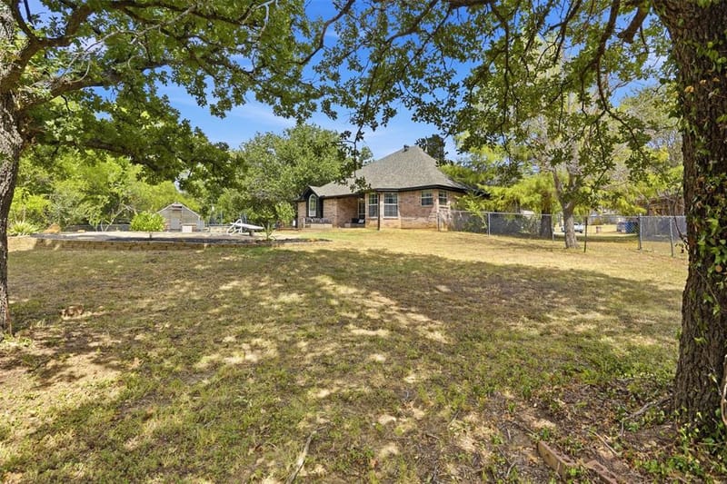 802 Justin Court, Keene TX 76059 - Photo 27
