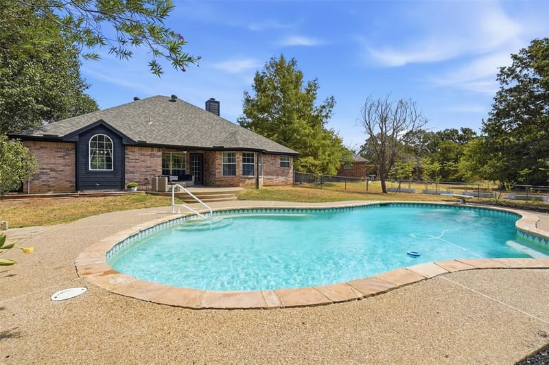 802 Justin Court, Keene TX 76059 - Photo 24