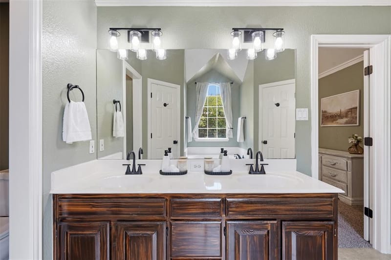 802 Justin Court, Keene TX 76059 - Photo 15