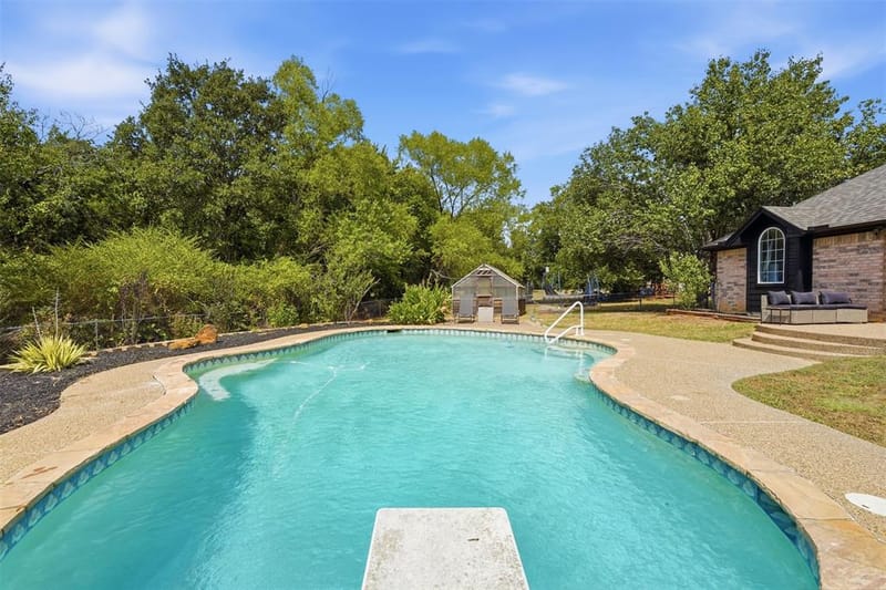 802 Justin Court, Keene TX 76059 - Photo 25