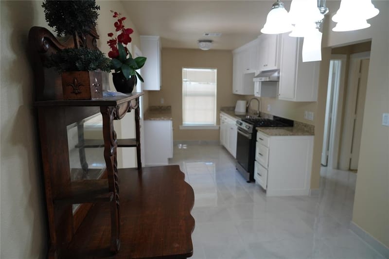 2313 N Riverside Drive, Fort Worth TX 76111 - Photo 12