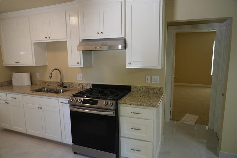 2313 N Riverside Drive, Fort Worth TX 76111 - Photo 19