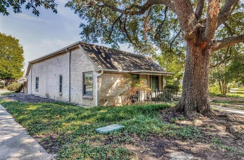 13853 Leinsper Green Street, Dallas TX 75240 - Photo 2
