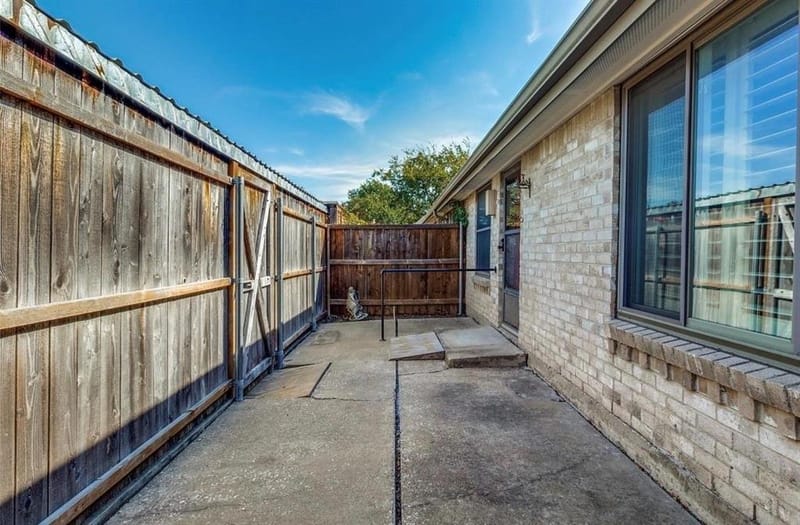 13853 Leinsper Green Street, Dallas TX 75240 - Photo 3