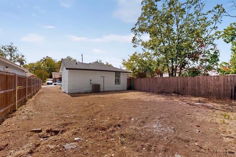 4427 Frank Street, Dallas TX 75210 - Photo 38