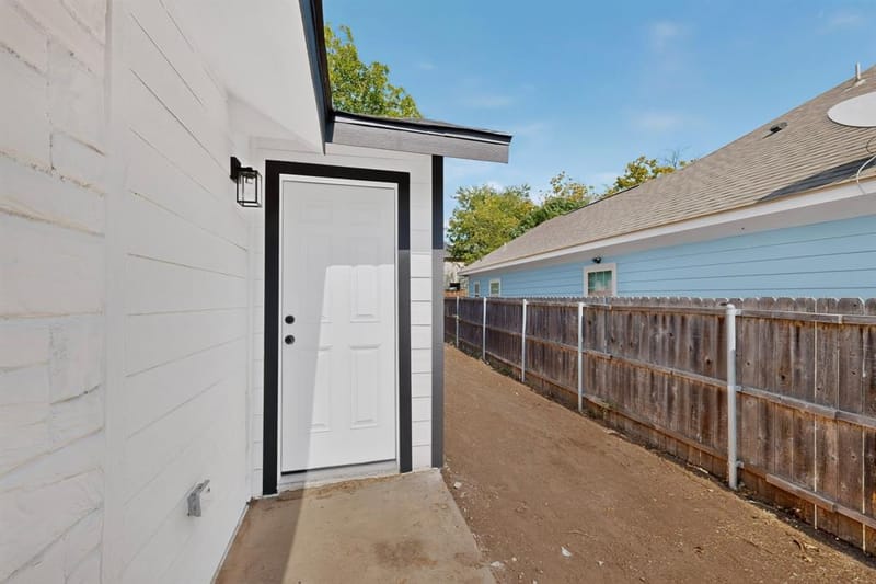 4427 Frank Street, Dallas TX 75210 - Photo 35