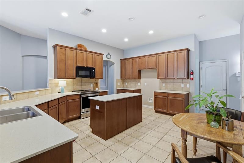 713 Saddle Ridge Trail, Weatherford TX 76087 - Photo 13