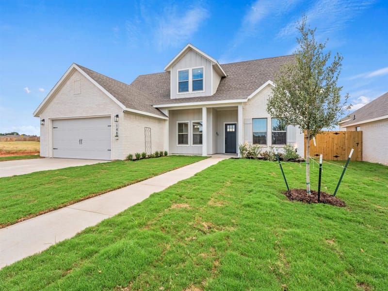 148 Joel Street, Springtown TX 76082 - Photo 2