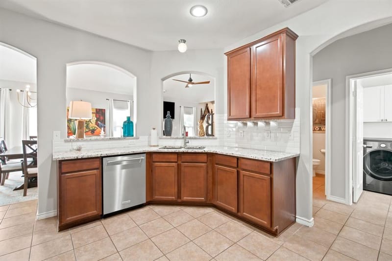 909 Charleston Lane, Savannah TX 76227 - Photo 14