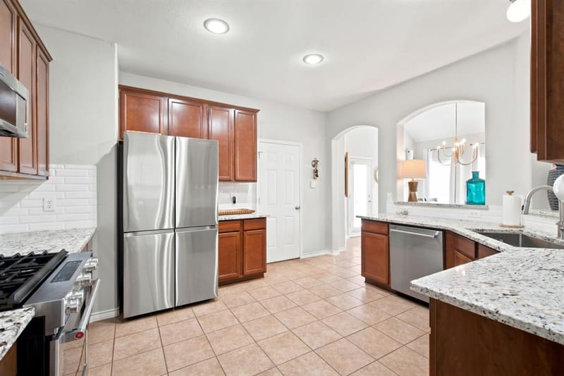 909 Charleston Lane, Savannah TX 76227 - Photo 15
