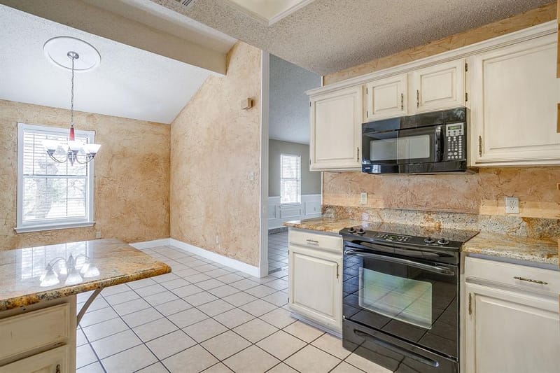 8129 County Road 804, Burleson TX 76028 - Photo 11