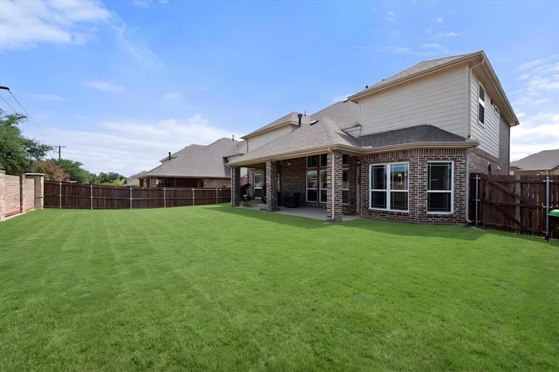 4401 De Bourgh Lane, Mansfield TX 76063 - Photo 2