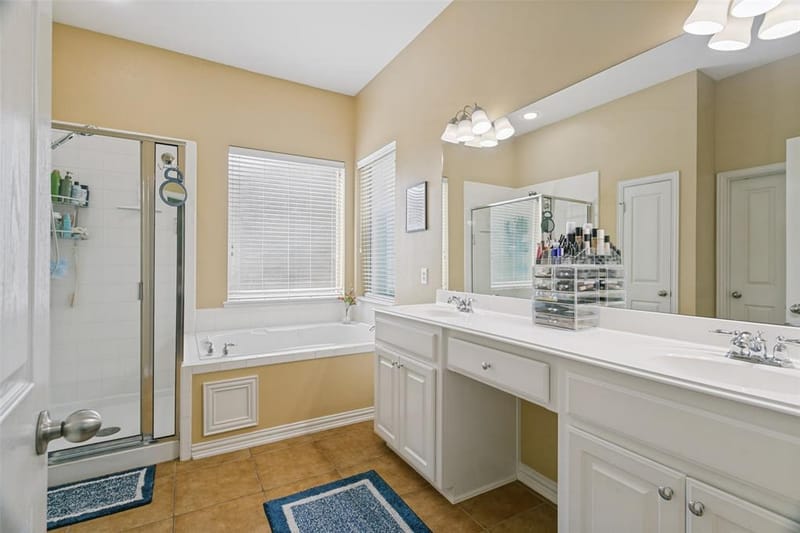 1037 Honeysuckle, Grapevine TX 76051 - Photo 12