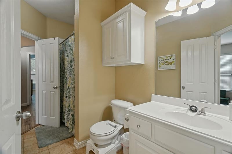 1037 Honeysuckle, Grapevine TX 76051 - Photo 9