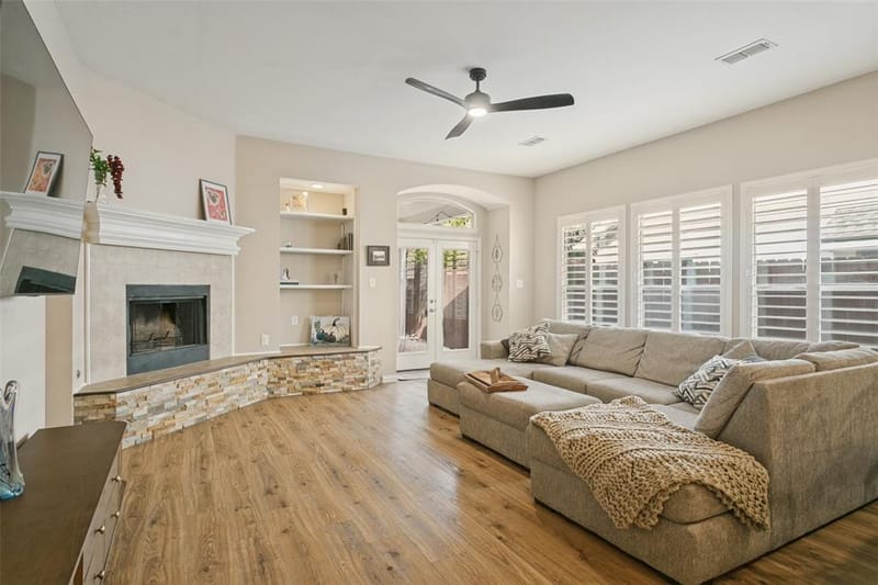 1037 Honeysuckle, Grapevine TX 76051 - Photo 4