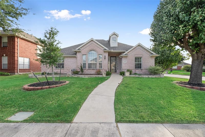 1529 Dimmit Drive, Carrollton TX 75010 - Photo 2