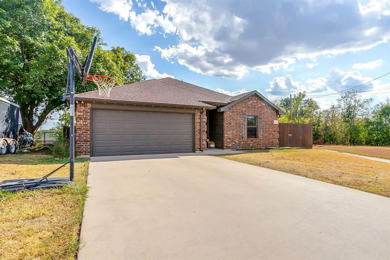 4000 NE 4th Street, Mineral Wells TX 76067