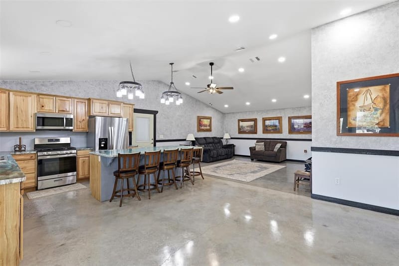 7703 Prairie Creek Lane, Tolar TX 76476 - Photo 23
