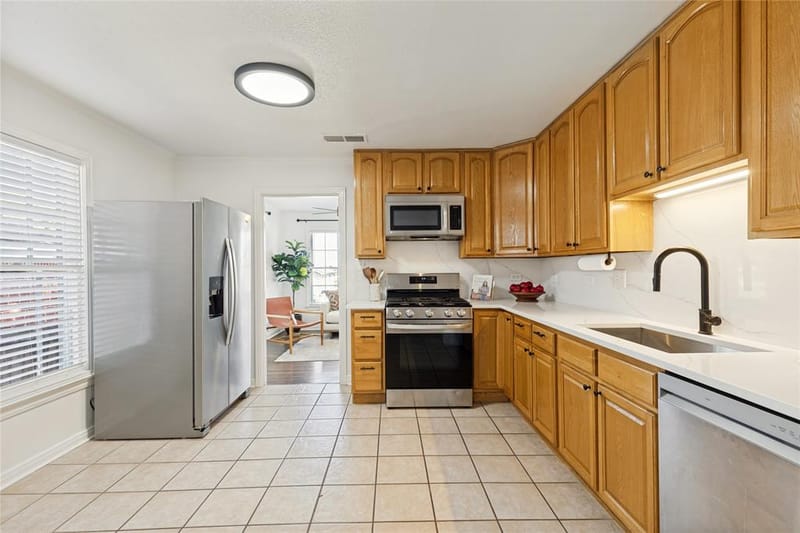 2610 Alco Avenue, Dallas TX 75211 - Photo 12