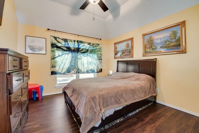 6405 Creekbend Court, Arlington TX 76001 - Photo 13