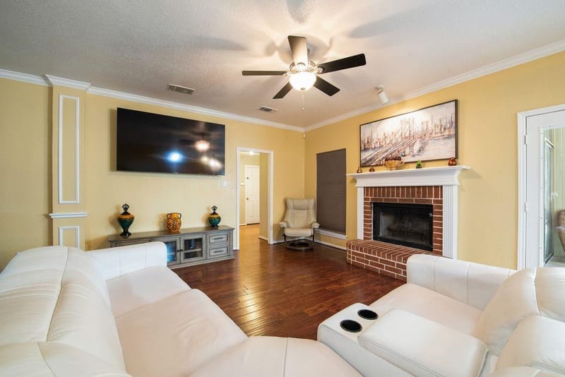 6405 Creekbend Court, Arlington TX 76001 - Photo 7