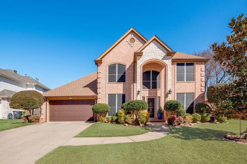 6405 Creekbend Court, Arlington TX 76001