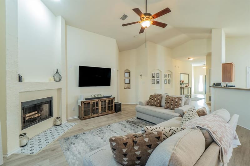 2744 Winterberry Lane, Little Elm TX 75068 - Photo 4