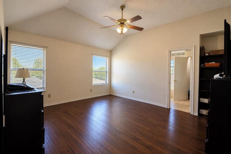 203 Knight Lane, Waco TX 76705 - Photo 9