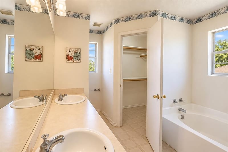 203 Knight Lane, Waco TX 76705 - Photo 10