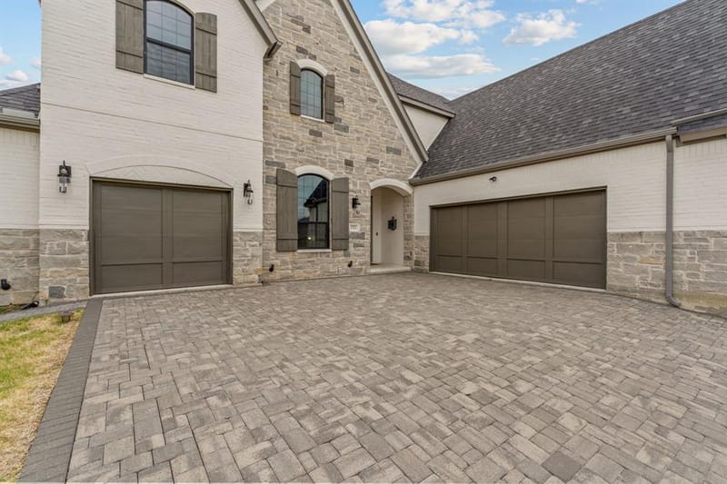 1721 Clem Castle Drive, Carrollton TX 75010 - Photo 3