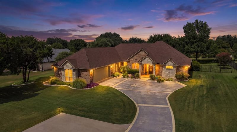2116 Wood Duck Lane, Granbury TX 76049
