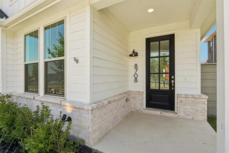 8721 Lacey Oak Drive, Justin TX 76247 - Photo 6
