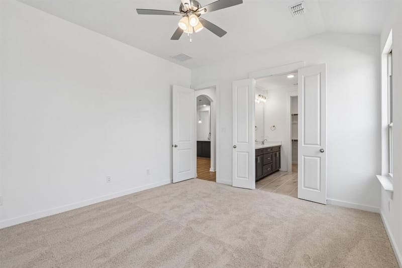 8721 Lacey Oak Drive, Justin TX 76247 - Photo 17