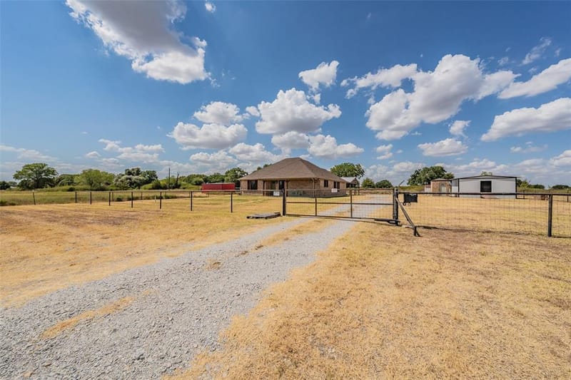4798 County Road 2690, Alvord TX 76225 - Photo 40