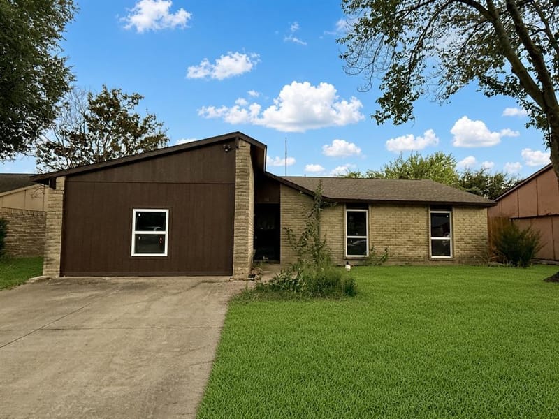 5618 Briarcrest Drive, Garland TX 75043 - Photo 2