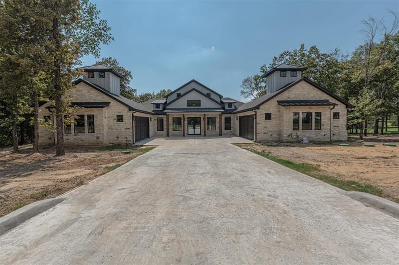 574 Clubhouse Drive, Corsicana TX 75109 - Photo 2