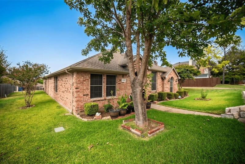 5818 Macgregor Drive, Garland TX 75043 - Photo 2
