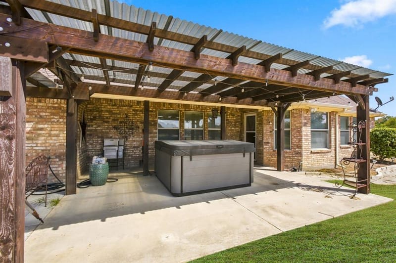116 Springfield Circle, Red Oak TX 75165 - Photo 2