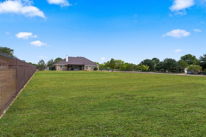 116 Springfield Circle, Red Oak TX 75165 - Photo 3