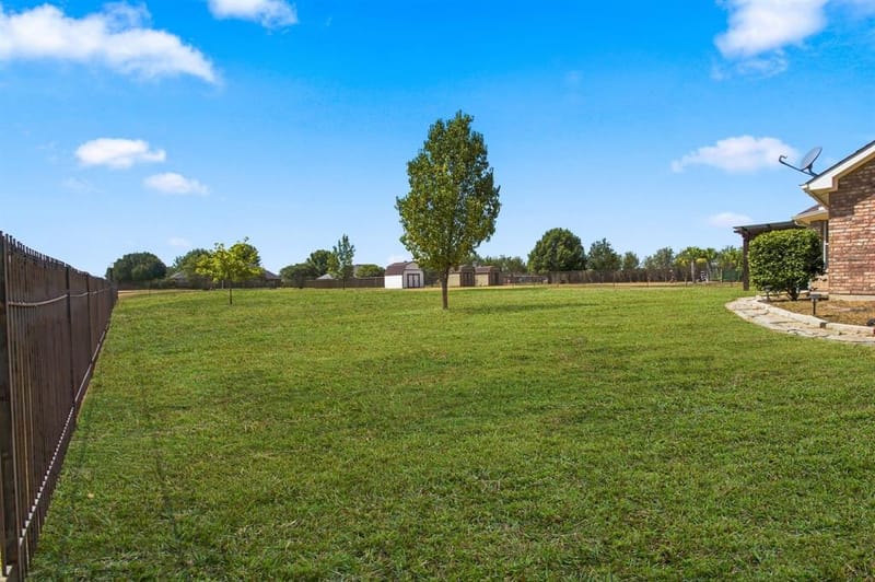 116 Springfield Circle, Red Oak TX 75165 - Photo 4